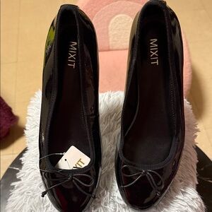 Mixit Glossy Black Women's Flats
